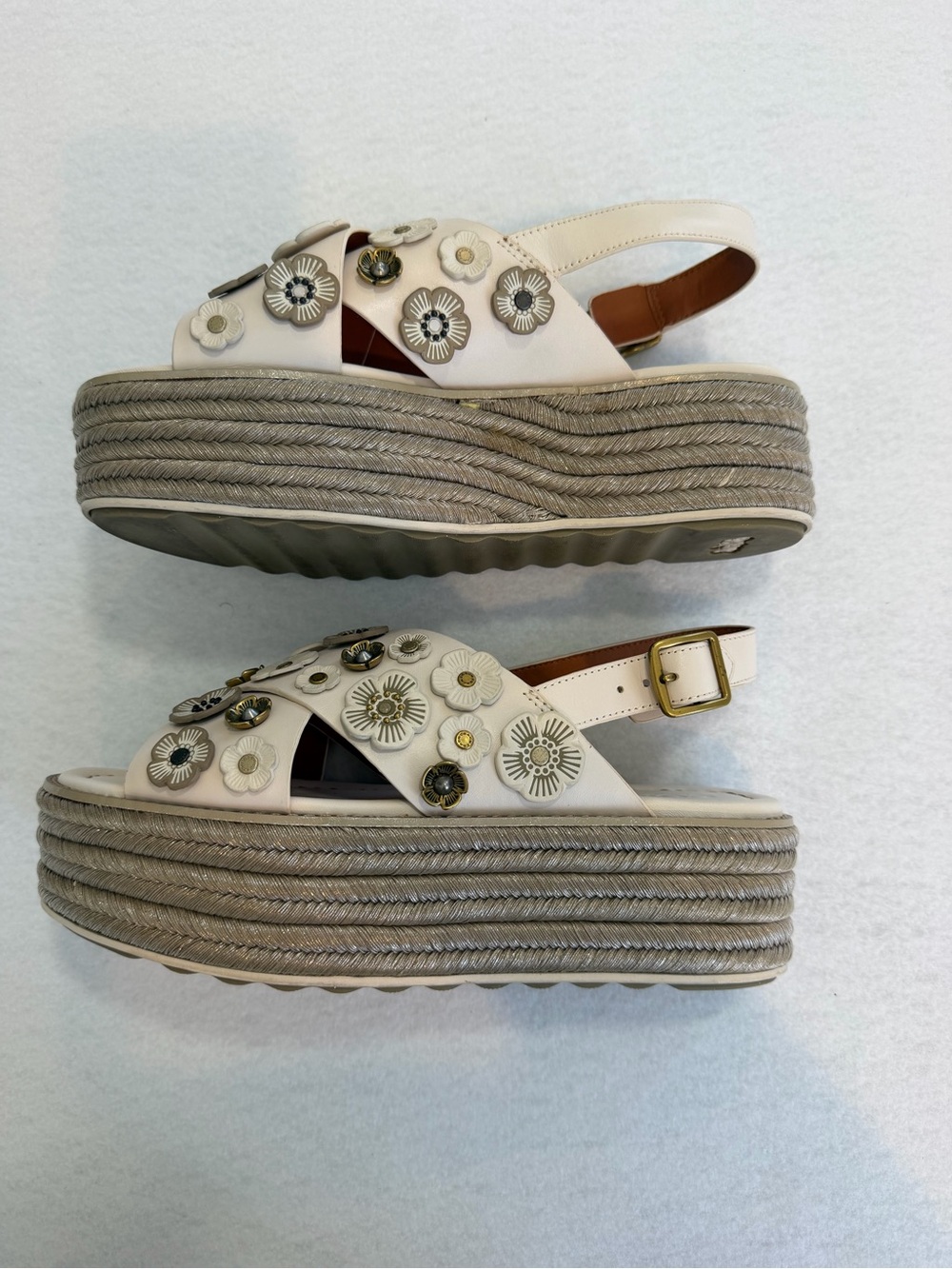 Coach Cream Floral Appliqué Leather Platform Sandals Size 8.5 - Picture 4 of 8